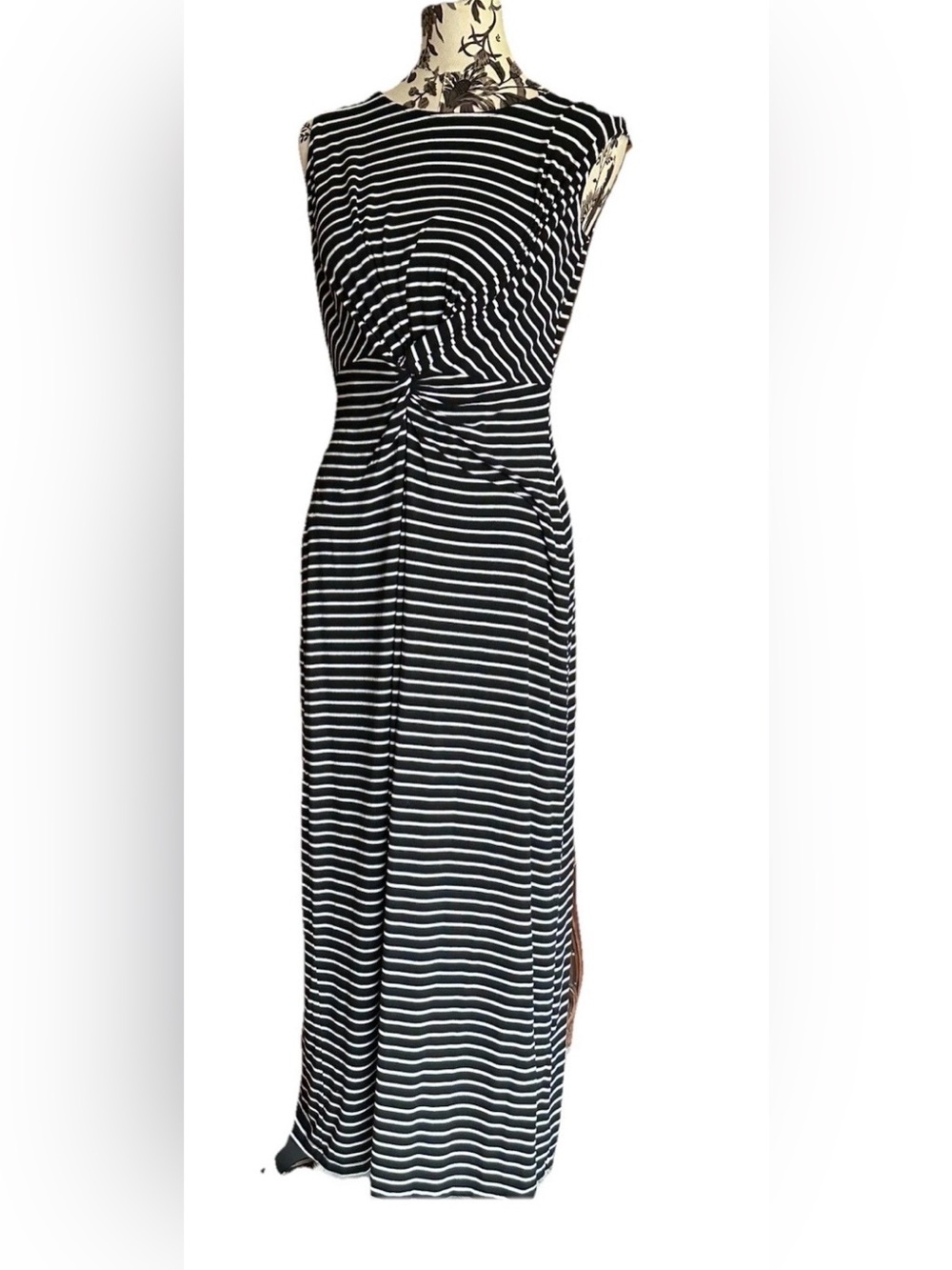 Elie Tahari Maxi Dress Black and white Size Medium